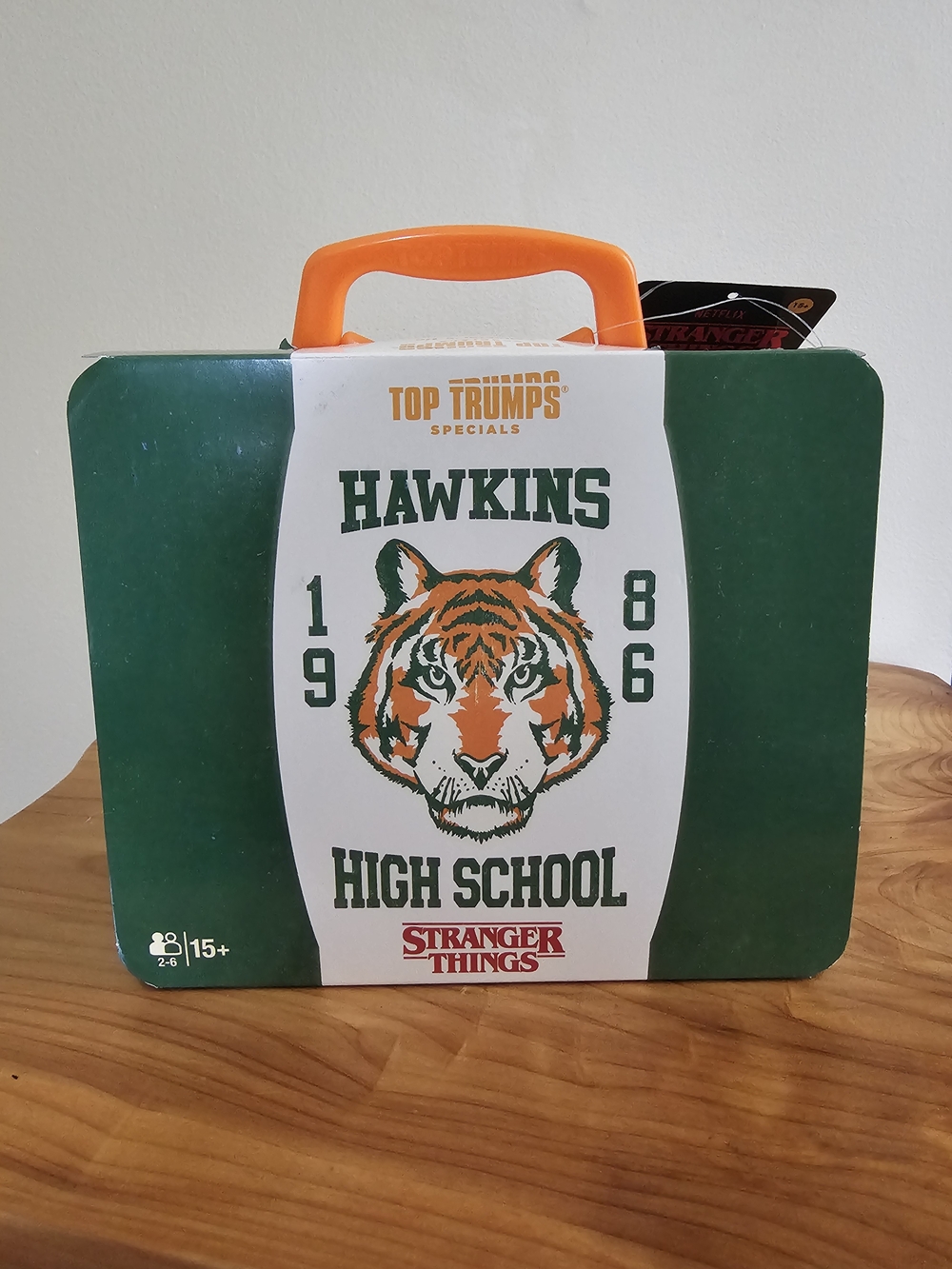 Top Trumps Stranger Things Hawkins High School Card Game Tin - Green & Orange - Picture 2 of 6